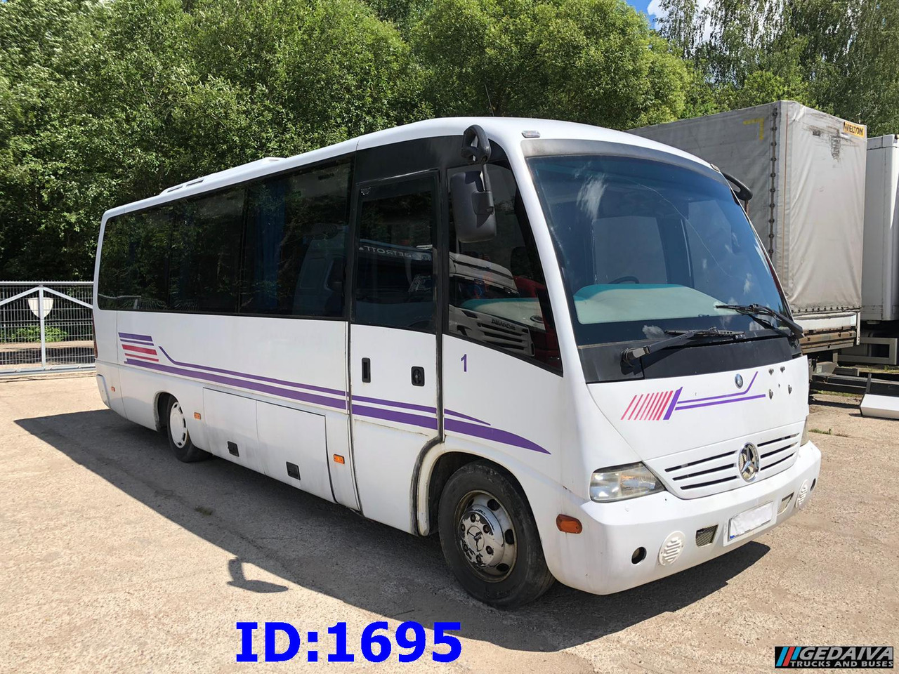 MERCEDES-BENZ Vario Medio 815 30-Seater - Πούλμαν: φωτογραφία 1 MERCEDES-BENZ Vario Medio 815 30-Seater - Πούλμαν: φωτογραφία 1