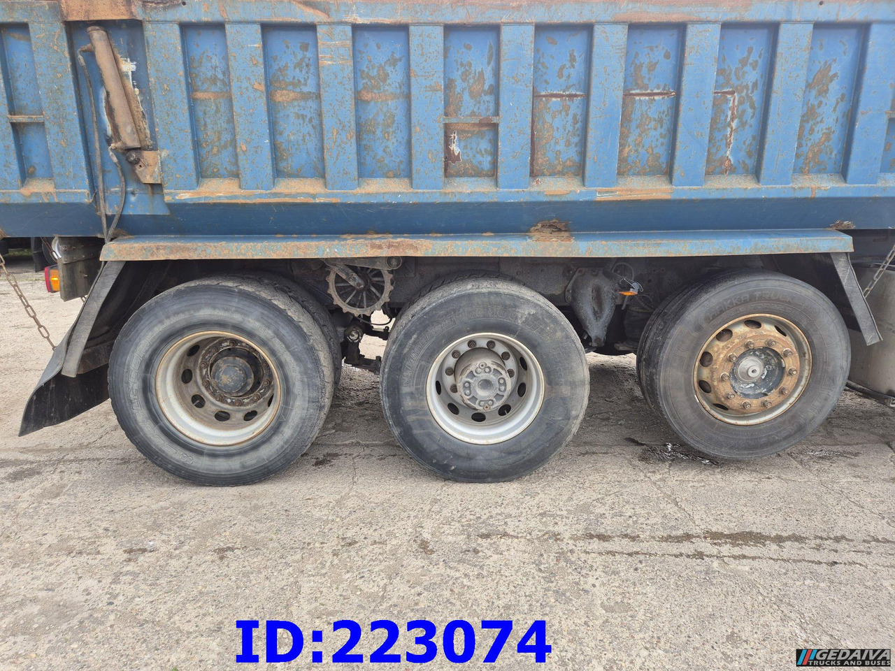 SCANIA 124 8x2 - Manual - Full steel - Φορτηγό ανατρεπόμενο: φωτογραφία 5 SCANIA 124 8x2 - Manual - Full steel - Φορτηγό ανατρεπόμενο: φωτογραφία 5