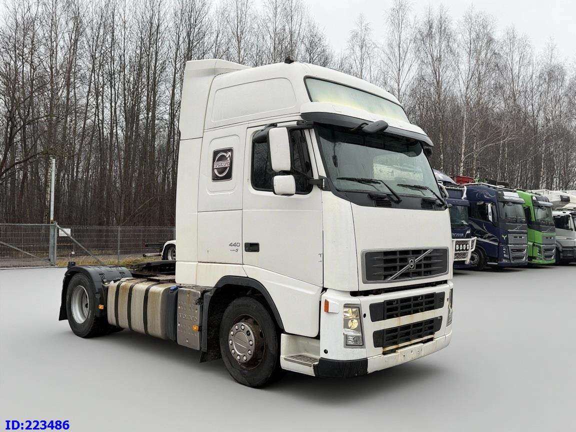 VOLVO FH13 440HP Euro5 - Τράκτορας: φωτογραφία 1 VOLVO FH13 440HP Euro5 - Τράκτορας: φωτογραφία 1