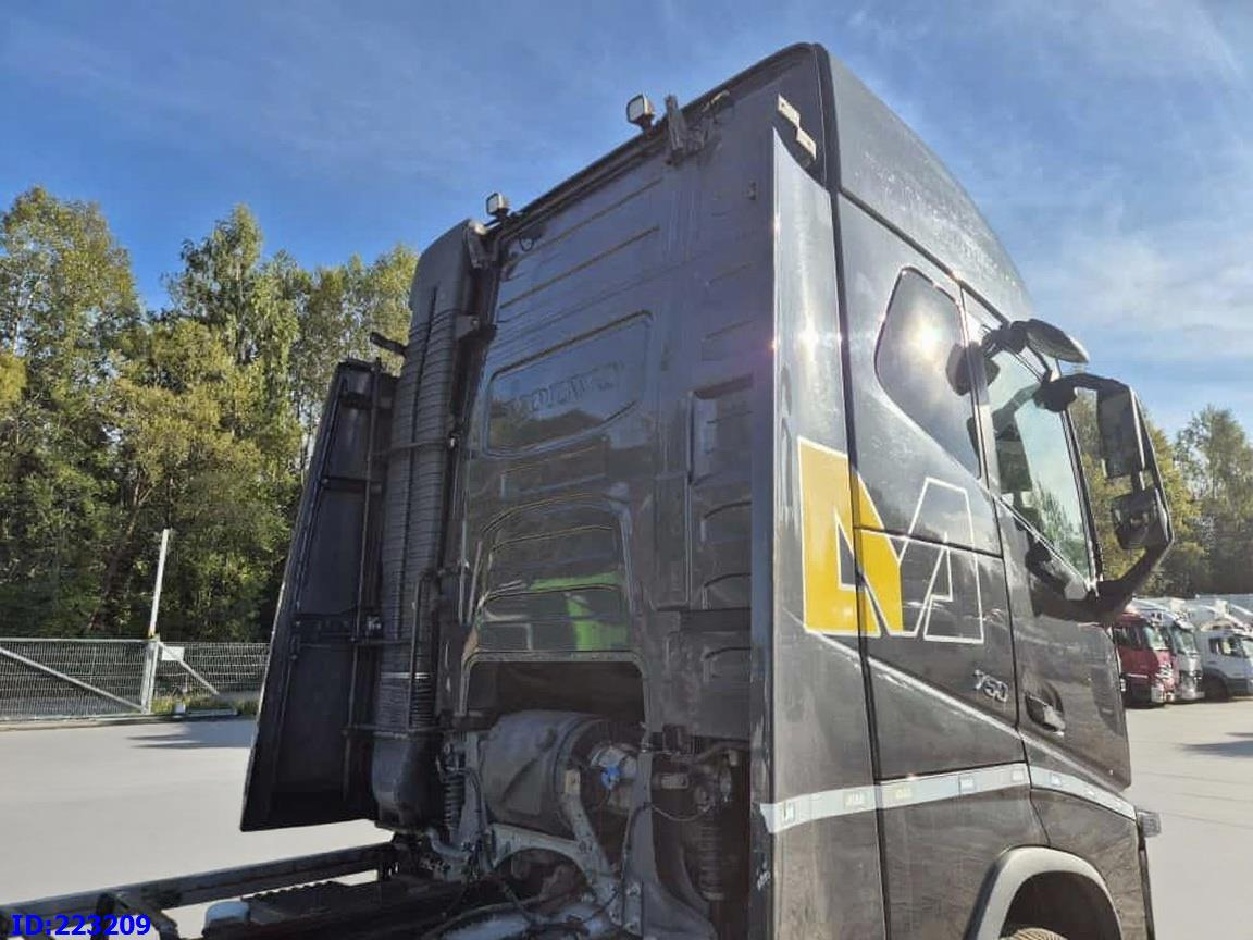 VOLVO FH16 750HP 8x4 Steering axle - Φορτηγό σασί: φωτογραφία 5 VOLVO FH16 750HP 8x4 Steering axle - Φορτηγό σασί: φωτογραφία 5