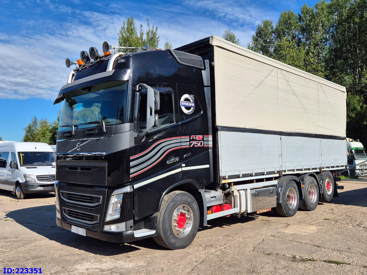 VOLVO FH16 750HP - 8x4-Steering axle - Φορτηγό μουσαμάς: φωτογραφία 1 VOLVO FH16 750HP - 8x4-Steering axle - Φορτηγό μουσαμάς: φωτογραφία 1