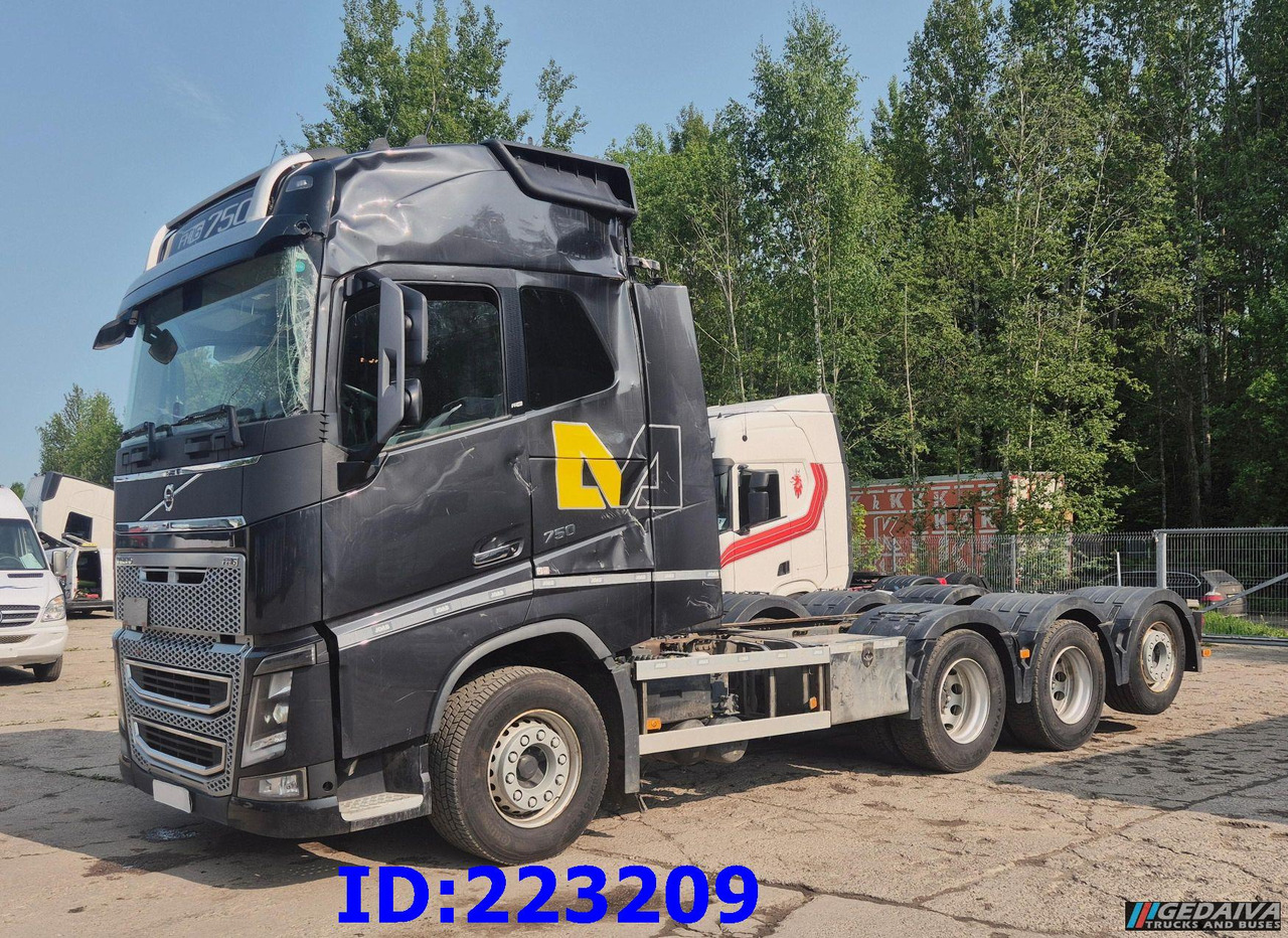 VOLVO FH16 750HP 8x4 Steering axle - Φορτηγό σασί: φωτογραφία 4 VOLVO FH16 750HP 8x4 Steering axle - Φορτηγό σασί: φωτογραφία 4