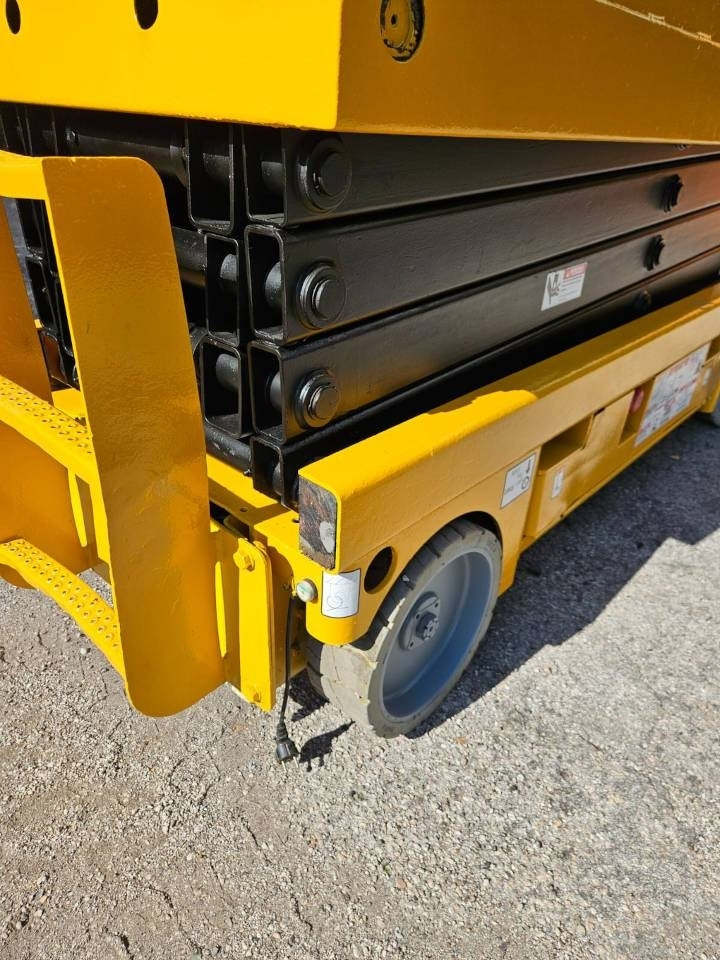 Haulotte Compact 10 N - Ψαλιδωτό ανυψωτικό: φωτογραφία 3 Haulotte Compact 10 N - Ψαλιδωτό ανυψωτικό: φωτογραφία 3