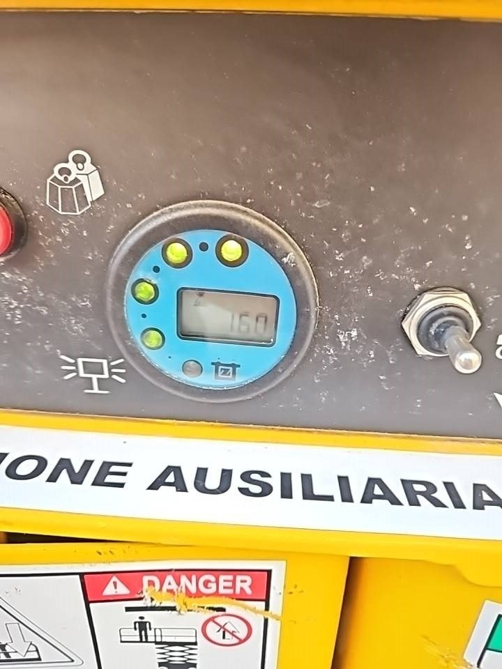 Haulotte Compact 10 N - Ψαλιδωτό ανυψωτικό: φωτογραφία 4 Haulotte Compact 10 N - Ψαλιδωτό ανυψωτικό: φωτογραφία 4