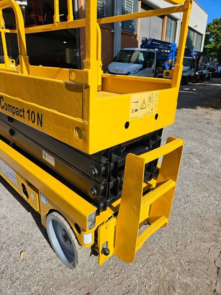 Haulotte Compact 10 N - Ψαλιδωτό ανυψωτικό: φωτογραφία 4 Haulotte Compact 10 N - Ψαλιδωτό ανυψωτικό: φωτογραφία 4