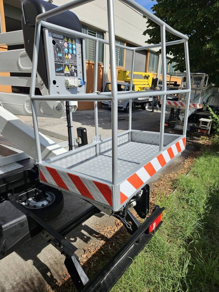 Φορτηγό με εναέρια πλατφόρμα Isoli PNT 205 NH: φωτογραφία 11 Φορτηγό με εναέρια πλατφόρμα Isoli PNT 205 NH: φωτογραφία 11