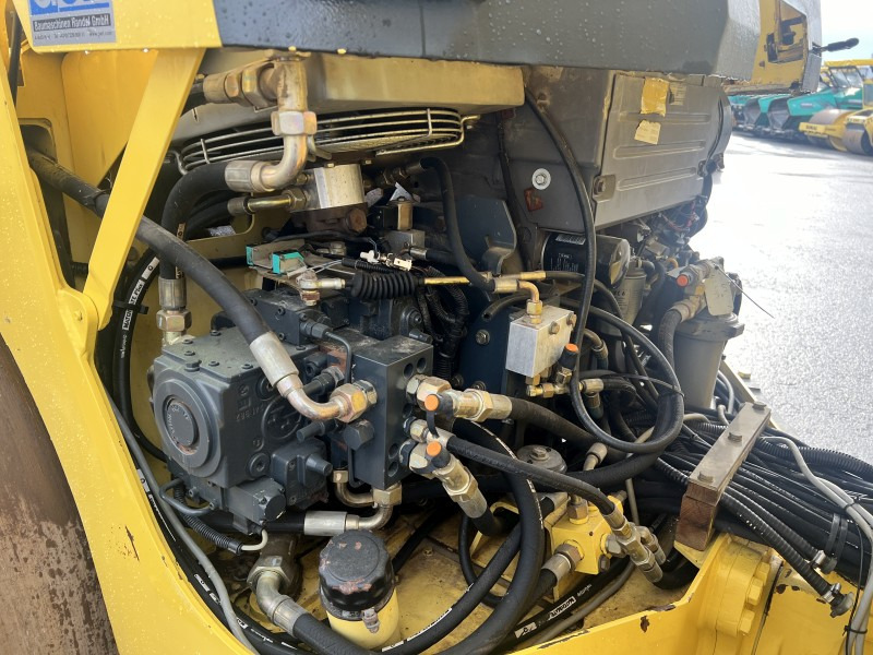 Ασφαλτικός οδοστρωτήρας Bomag BW 151 AD-2 (111297): φωτογραφία 11