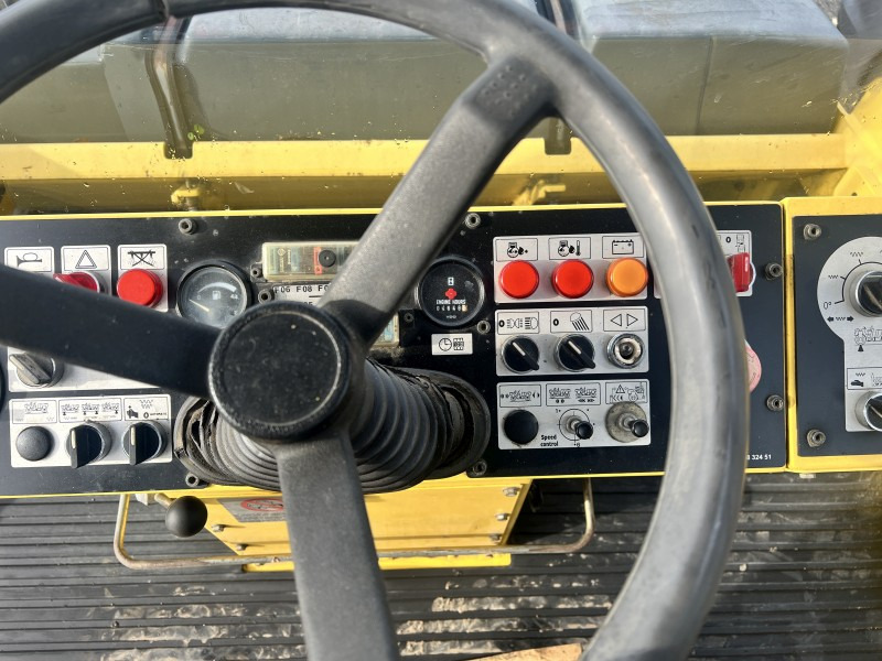 Ασφαλτικός οδοστρωτήρας Bomag BW 151 AD-2 (111297): φωτογραφία 9