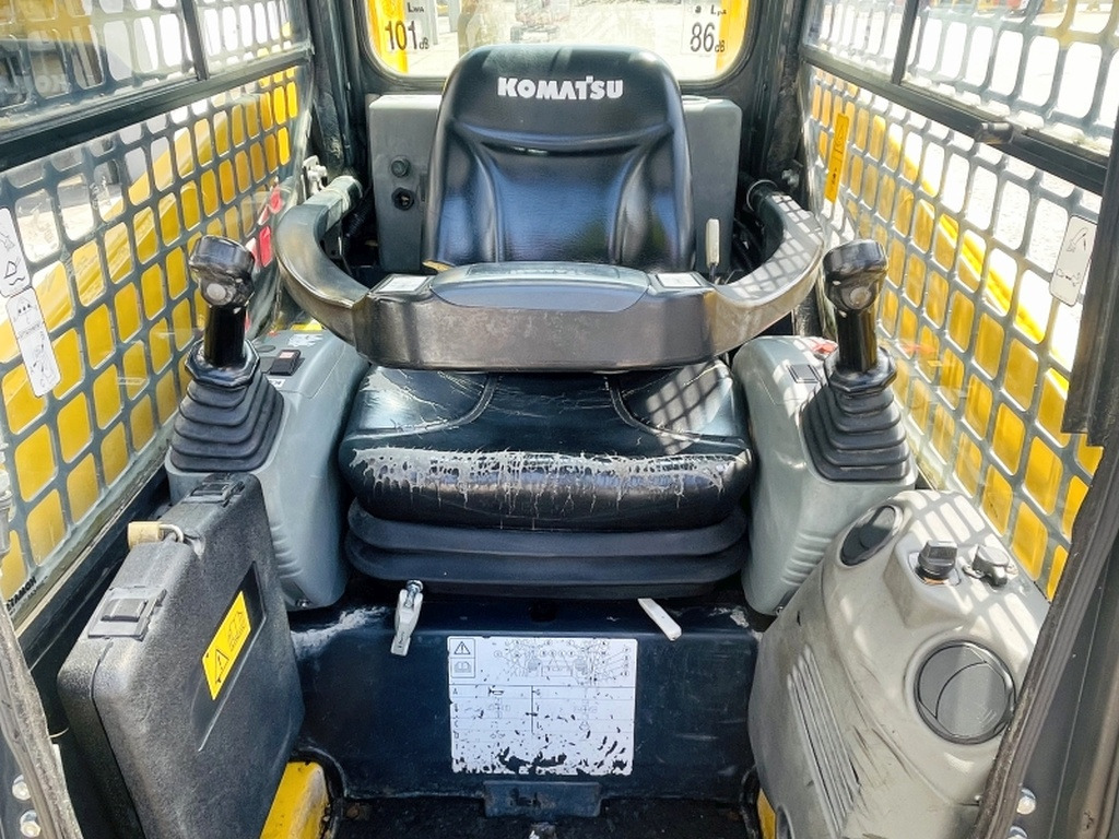 Komatsu SK714 (4012) - Φορτωτής πλάγιας ολίσθησης: φωτογραφία 5 Komatsu SK714 (4012) - Φορτωτής πλάγιας ολίσθησης: φωτογραφία 5