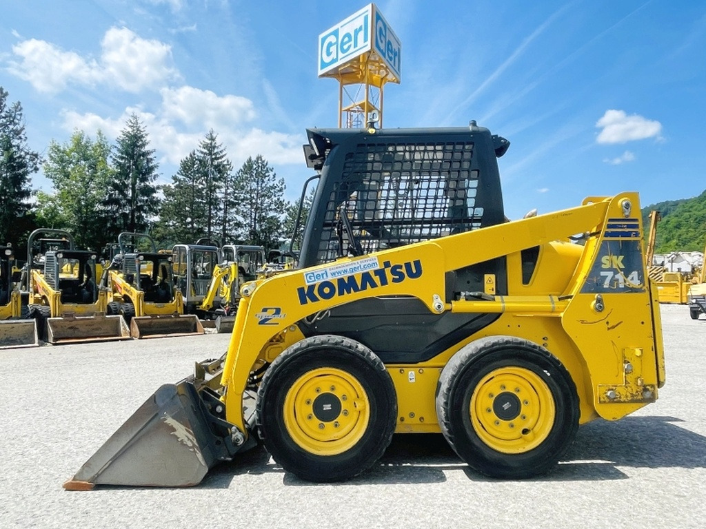 Komatsu SK714 (4012) - Φορτωτής πλάγιας ολίσθησης: φωτογραφία 1 Komatsu SK714 (4012) - Φορτωτής πλάγιας ολίσθησης: φωτογραφία 1