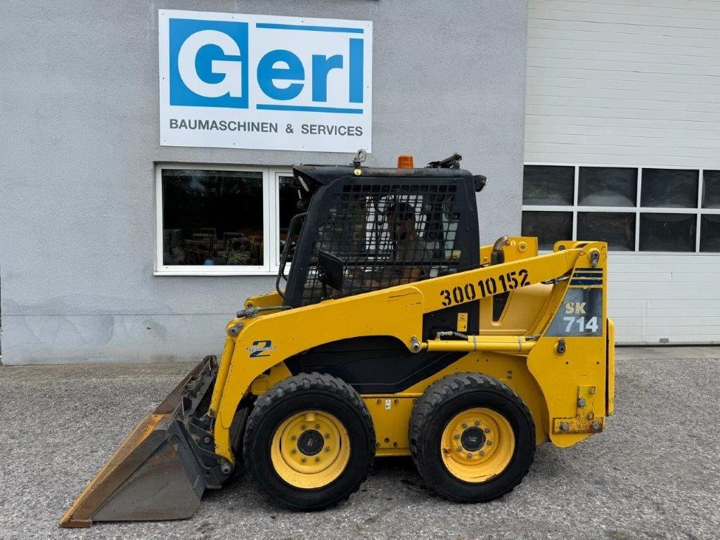 Komatsu SK714-5 (4026) - Φορτωτής πλάγιας ολίσθησης: φωτογραφία 2 Komatsu SK714-5 (4026) - Φορτωτής πλάγιας ολίσθησης: φωτογραφία 2