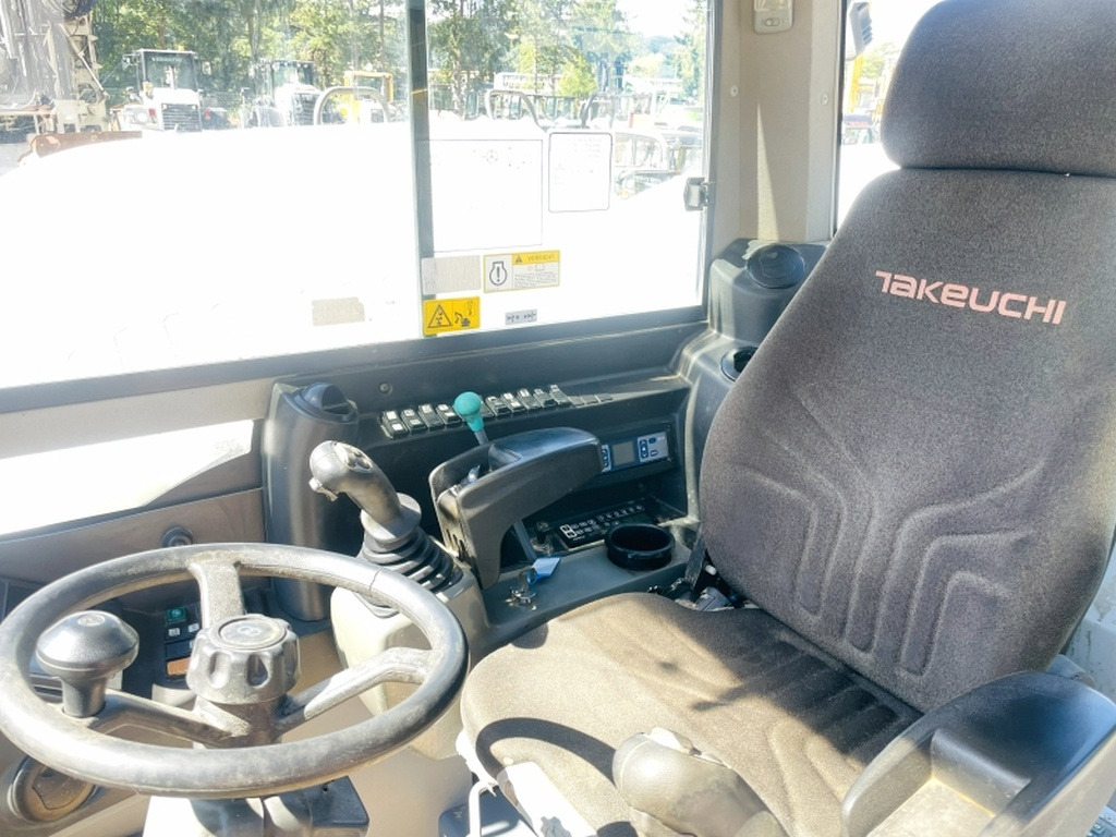 Takeuchi TB295W (4045) - Τροχοφόρος εκσκαφέας: φωτογραφία 5 Takeuchi TB295W (4045) - Τροχοφόρος εκσκαφέας: φωτογραφία 5