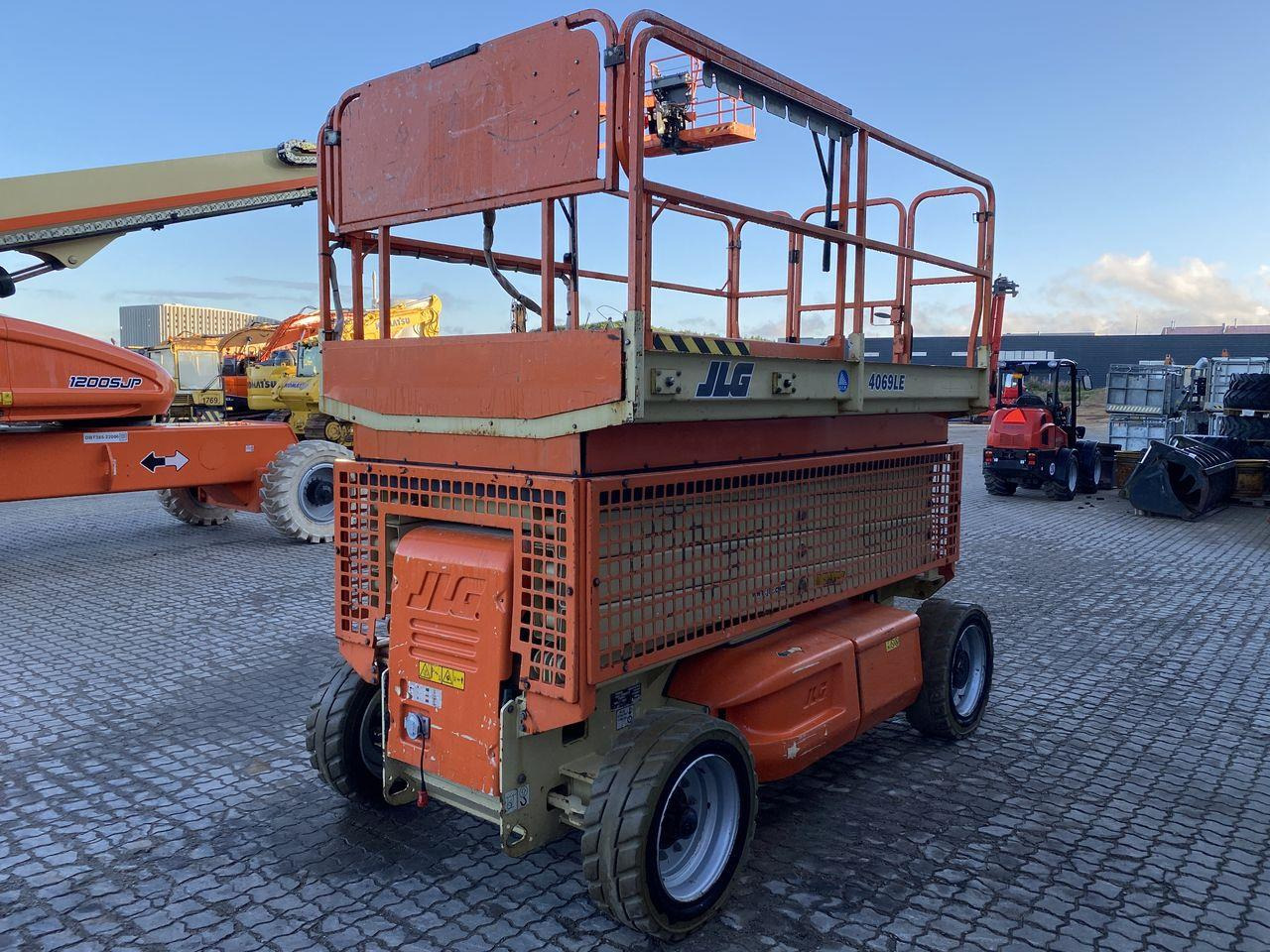 JLG 4069LE - Ψαλιδωτό ανυψωτικό: φωτογραφία 4 JLG 4069LE - Ψαλιδωτό ανυψωτικό: φωτογραφία 4
