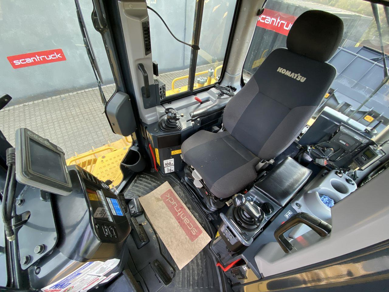 Komatsu D65PXI-18EO - Μπουλντόζα: φωτογραφία 3 Komatsu D65PXI-18EO - Μπουλντόζα: φωτογραφία 3