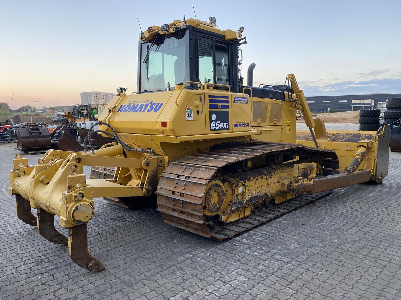 Komatsu D65PXI-18EO - Μπουλντόζα: φωτογραφία 4 Komatsu D65PXI-18EO - Μπουλντόζα: φωτογραφία 4