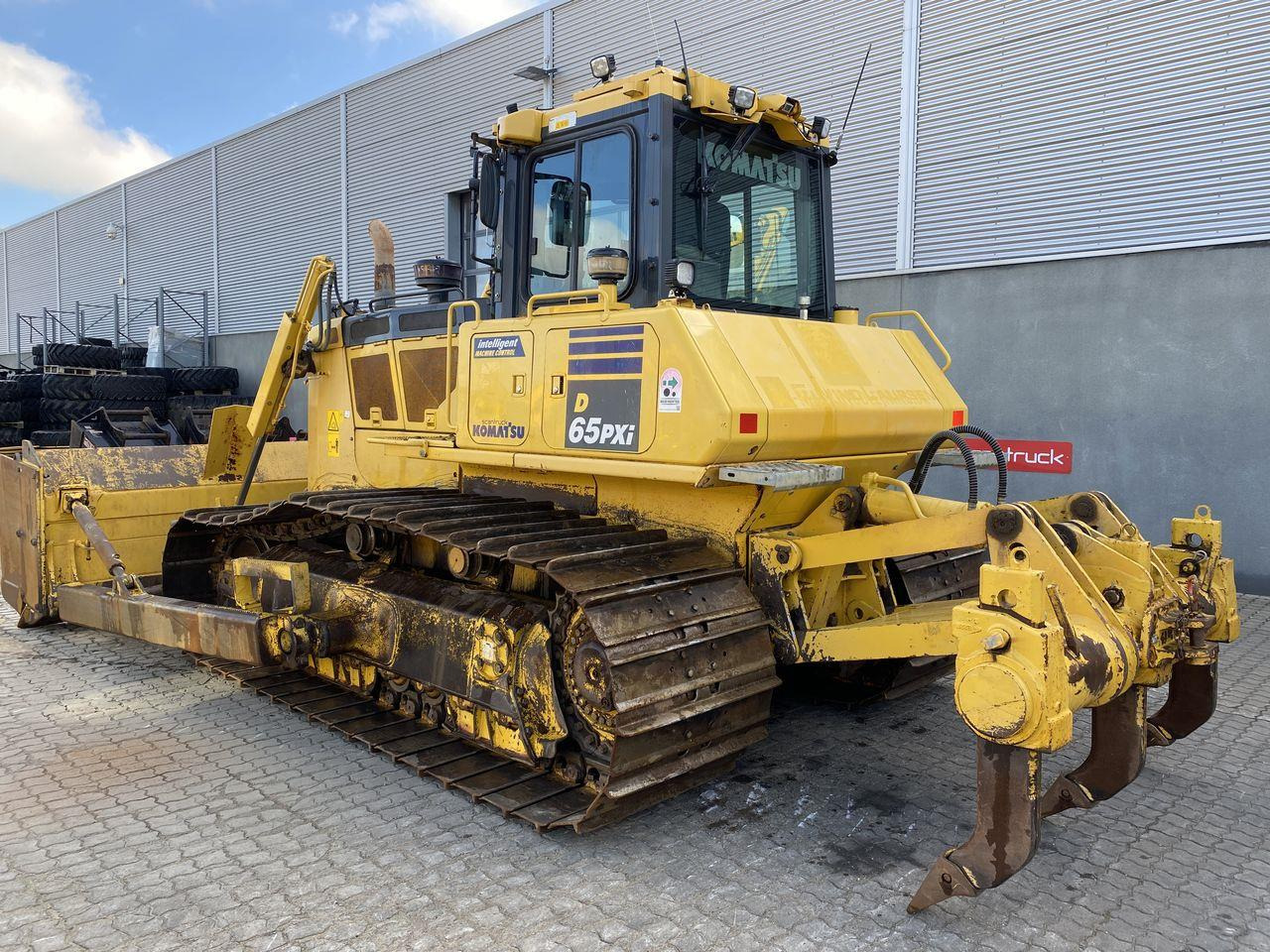 Komatsu D65PXI-18 - Μπουλντόζα: φωτογραφία 2 Komatsu D65PXI-18 - Μπουλντόζα: φωτογραφία 2