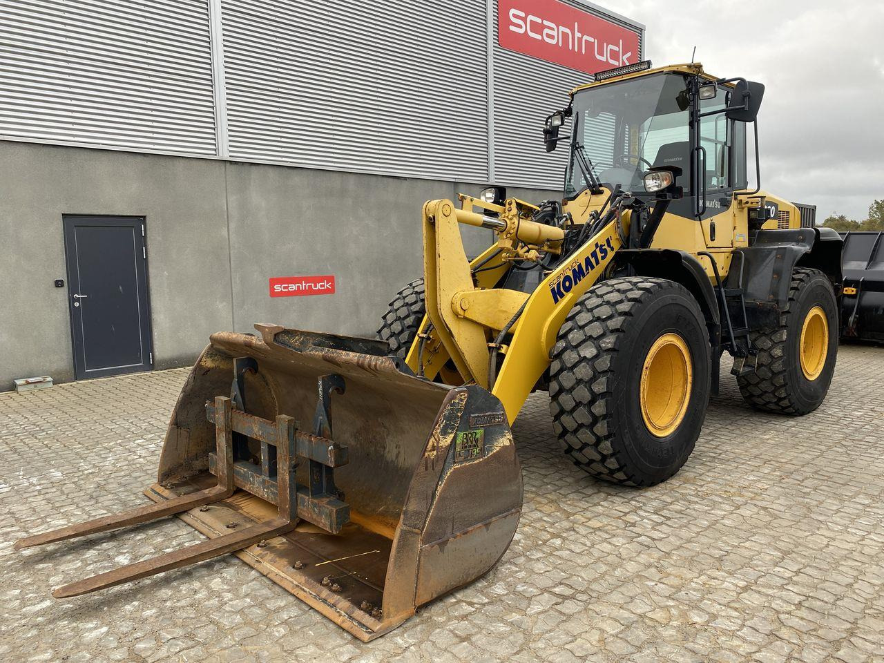 Komatsu WA200-7 - Ελαστιχοφόρος φορτωτής: φωτογραφία 1 Komatsu WA200-7 - Ελαστιχοφόρος φορτωτής: φωτογραφία 1