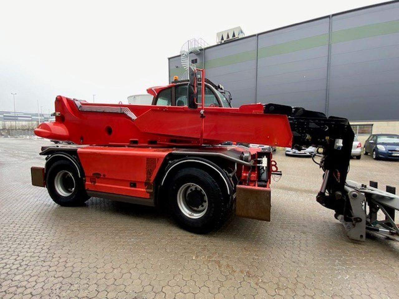 Manitou MRT2470P+ ST4 - Τηλεσκοπικός φορτωτής: φωτογραφία 4 Manitou MRT2470P+ ST4 - Τηλεσκοπικός φορτωτής: φωτογραφία 4