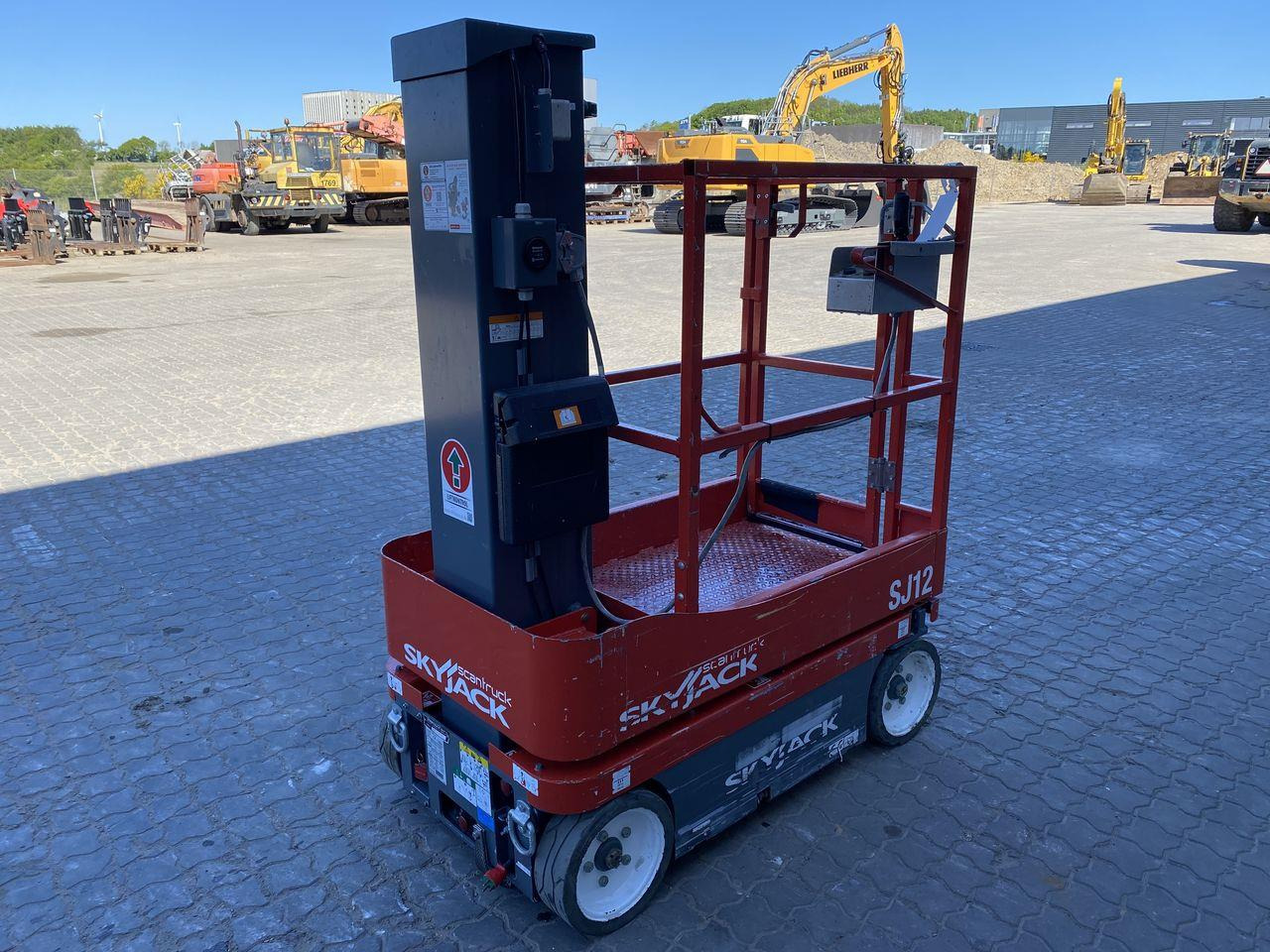 Skyjack SJ12 - Κάθετος ανελκυστήρας με κατάρτι: φωτογραφία 4 Skyjack SJ12 - Κάθετος ανελκυστήρας με κατάρτι: φωτογραφία 4