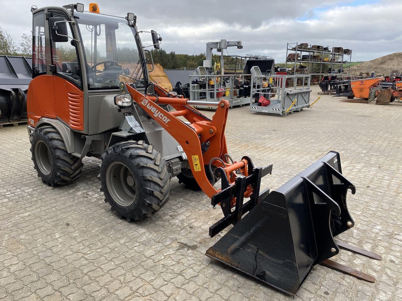 Weycor AR320 Cab - Σπαστός φορτωτής: φωτογραφία 5 Weycor AR320 Cab - Σπαστός φορτωτής: φωτογραφία 5