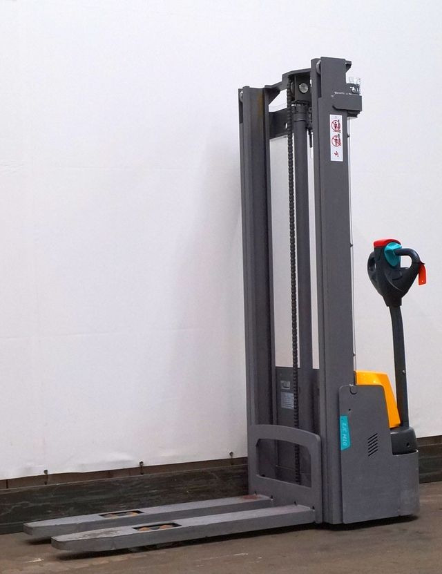 Jungheinrich EJC M10 - Μηχάνημα στοίβαξης: φωτογραφία 1 Jungheinrich EJC M10 - Μηχάνημα στοίβαξης: φωτογραφία 1