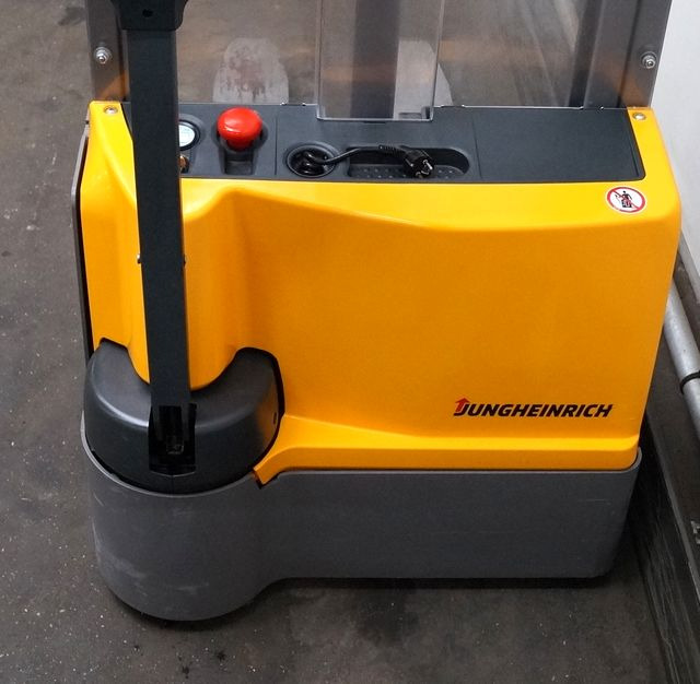 Jungheinrich EJC M10 - Μηχάνημα στοίβαξης: φωτογραφία 3 Jungheinrich EJC M10 - Μηχάνημα στοίβαξης: φωτογραφία 3