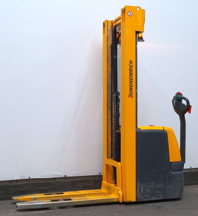 Jungheinrich EJC214 - Μηχάνημα στοίβαξης: φωτογραφία 1 Jungheinrich EJC214 - Μηχάνημα στοίβαξης: φωτογραφία 1