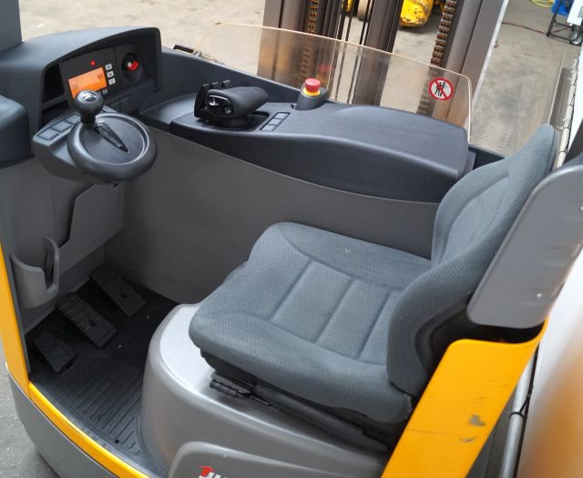 Jungheinrich ETV214 - Ανυψωτικό στενών δρόμων: φωτογραφία 3 Jungheinrich ETV214 - Ανυψωτικό στενών δρόμων: φωτογραφία 3