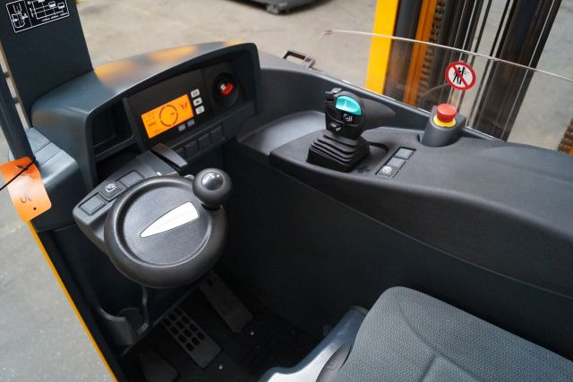 Jungheinrich ETV214 - Ανυψωτικό στενών δρόμων: φωτογραφία 3 Jungheinrich ETV214 - Ανυψωτικό στενών δρόμων: φωτογραφία 3