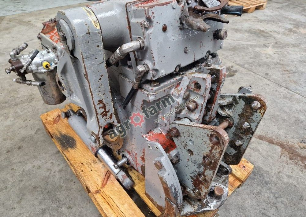 Tylny most Massey Ferguson 2640 - Μετάδοσης κίνησης: φωτογραφία 1 Tylny most Massey Ferguson 2640 - Μετάδοσης κίνησης: φωτογραφία 1