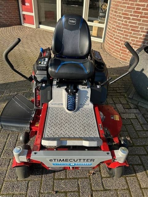 Toro Emr4275 zeroturn - Χλοοκοπτικό: φωτογραφία 1 Toro Emr4275 zeroturn - Χλοοκοπτικό: φωτογραφία 1