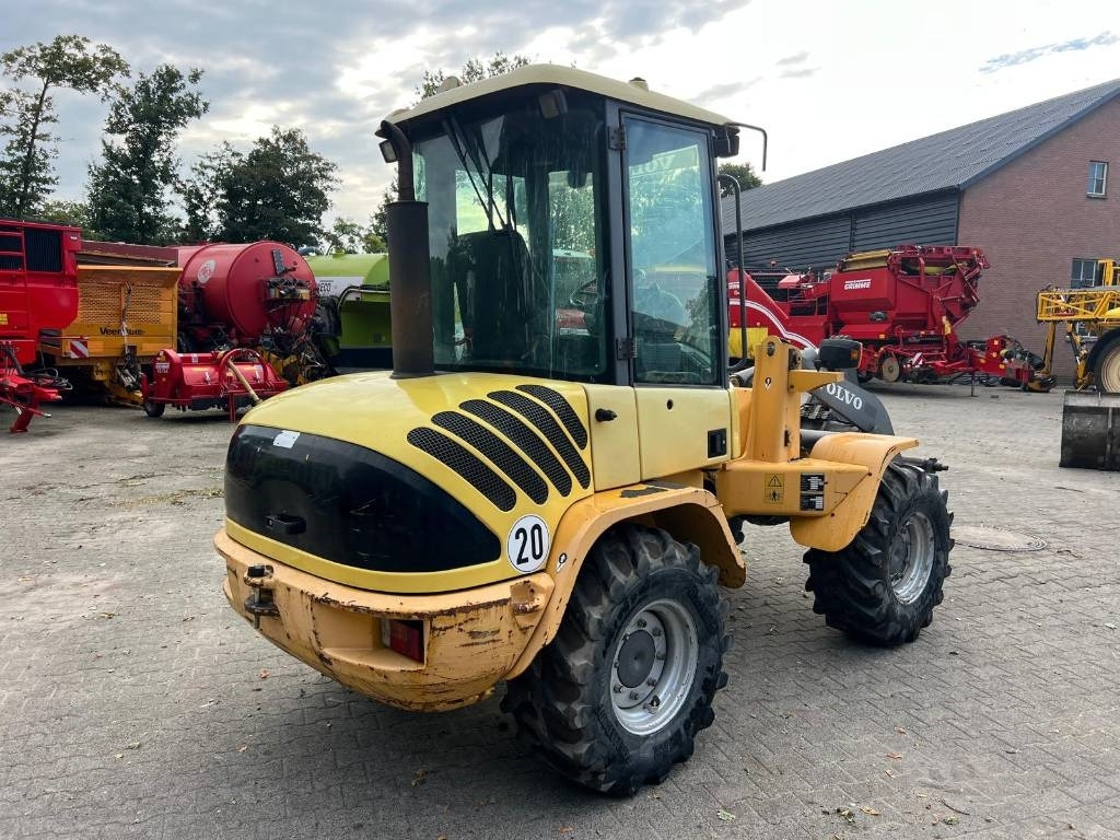 Volvo L 30 B - Ελαστιχοφόρος φορτωτής: φωτογραφία 5 Volvo L 30 B - Ελαστιχοφόρος φορτωτής: φωτογραφία 5