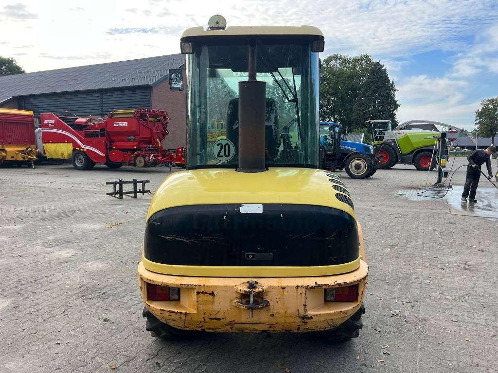 Volvo L 30 B - Ελαστιχοφόρος φορτωτής: φωτογραφία 4 Volvo L 30 B - Ελαστιχοφόρος φορτωτής: φωτογραφία 4