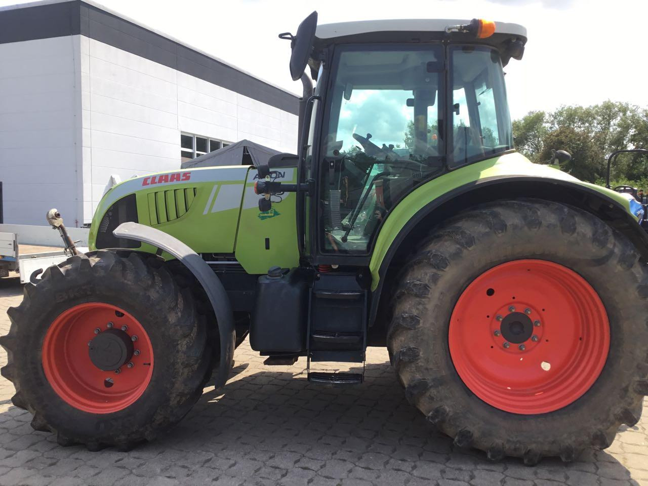 CLAAS Arion 630 - Τρακτέρ: φωτογραφία 1 CLAAS Arion 630 - Τρακτέρ: φωτογραφία 1