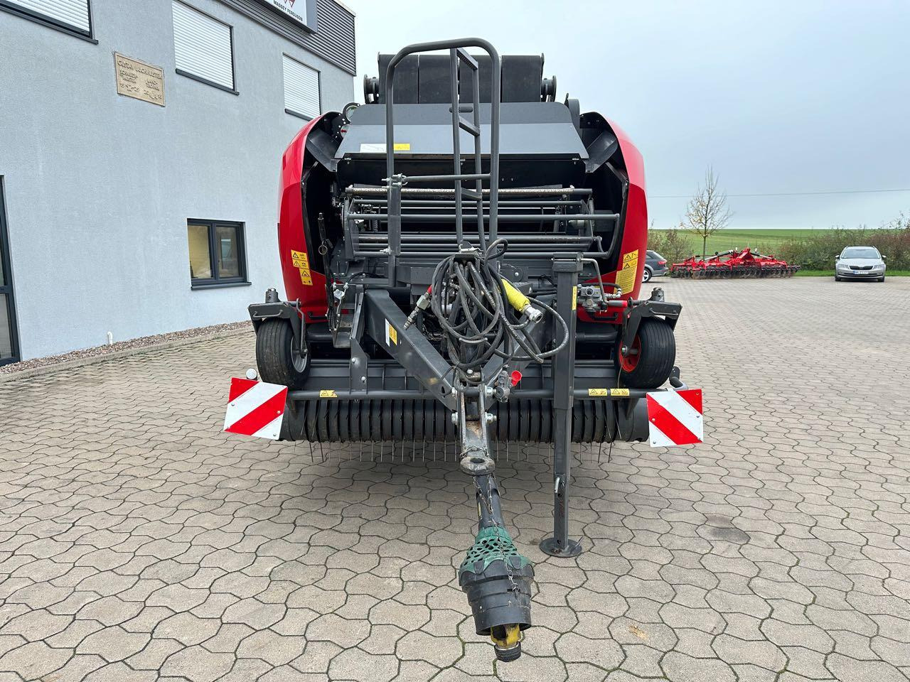 Massey Ferguson 4180V Xtra - Χορτοδετική μηχανή στρόγγυλης μπάλας: φωτογραφία 3 Massey Ferguson 4180V Xtra - Χορτοδετική μηχανή στρόγγυλης μπάλας: φωτογραφία 3