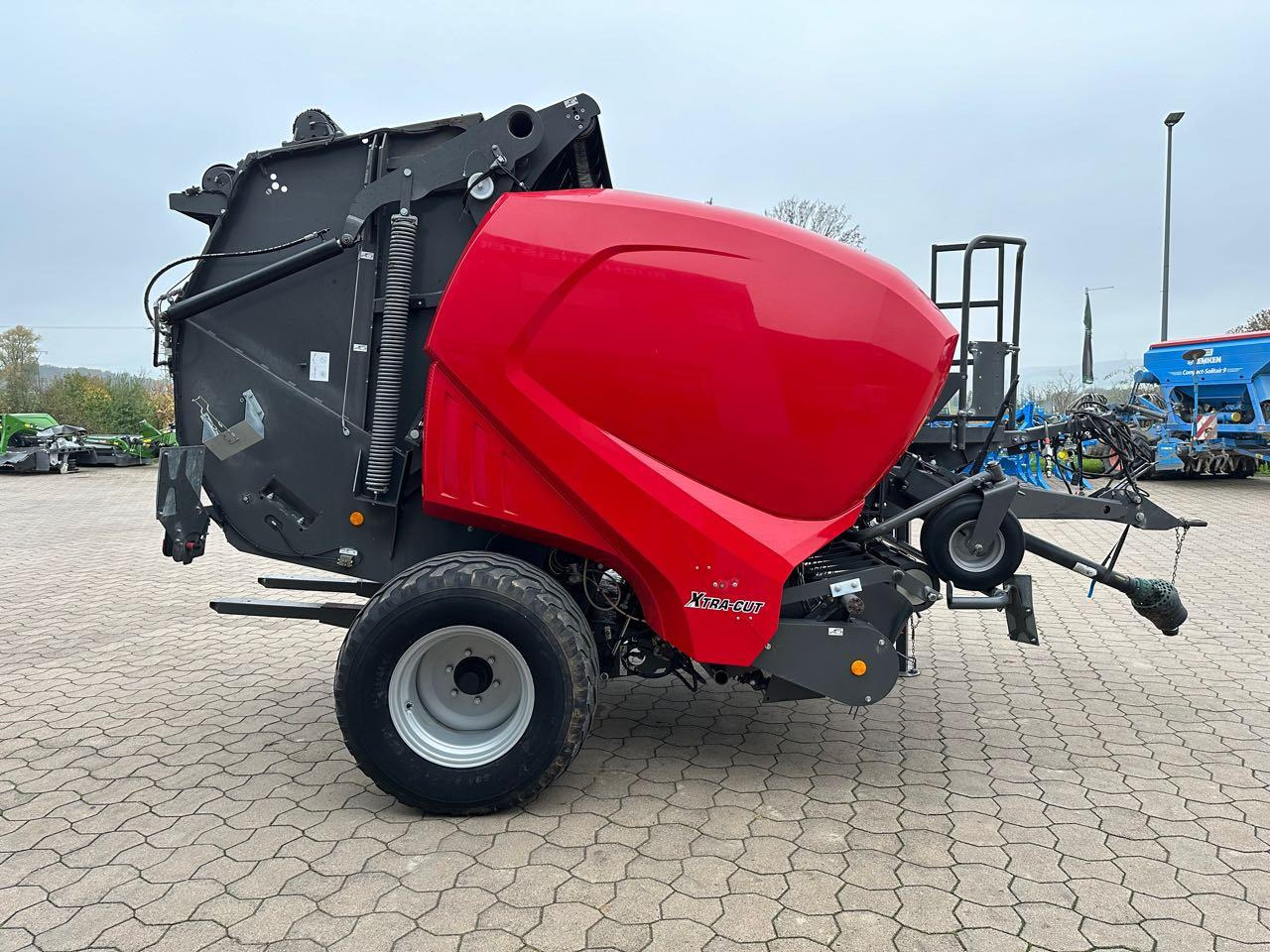 Massey Ferguson 4180V Xtra - Χορτοδετική μηχανή στρόγγυλης μπάλας: φωτογραφία 5 Massey Ferguson 4180V Xtra - Χορτοδετική μηχανή στρόγγυλης μπάλας: φωτογραφία 5