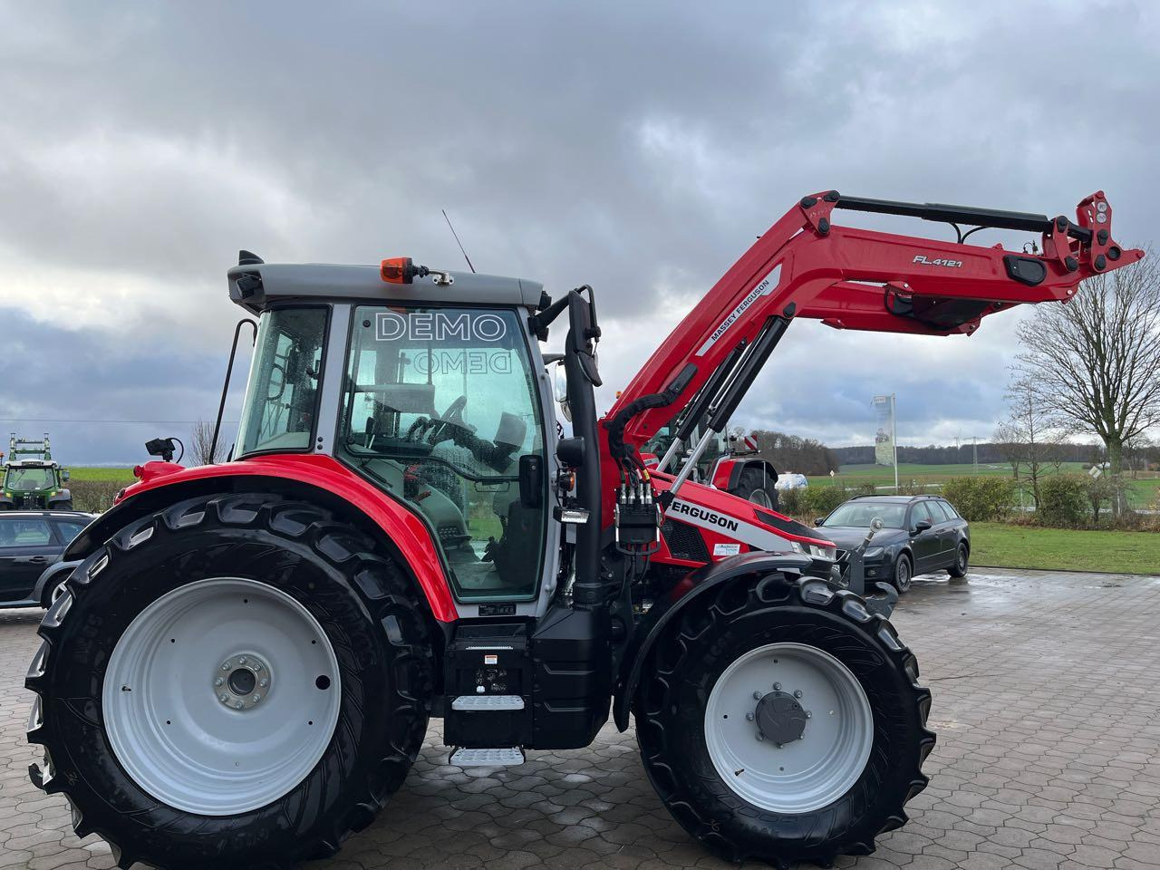 Massey Ferguson 5S. 125 Dyna-6 - Τρακτέρ: φωτογραφία 2 Massey Ferguson 5S. 125 Dyna-6 - Τρακτέρ: φωτογραφία 2