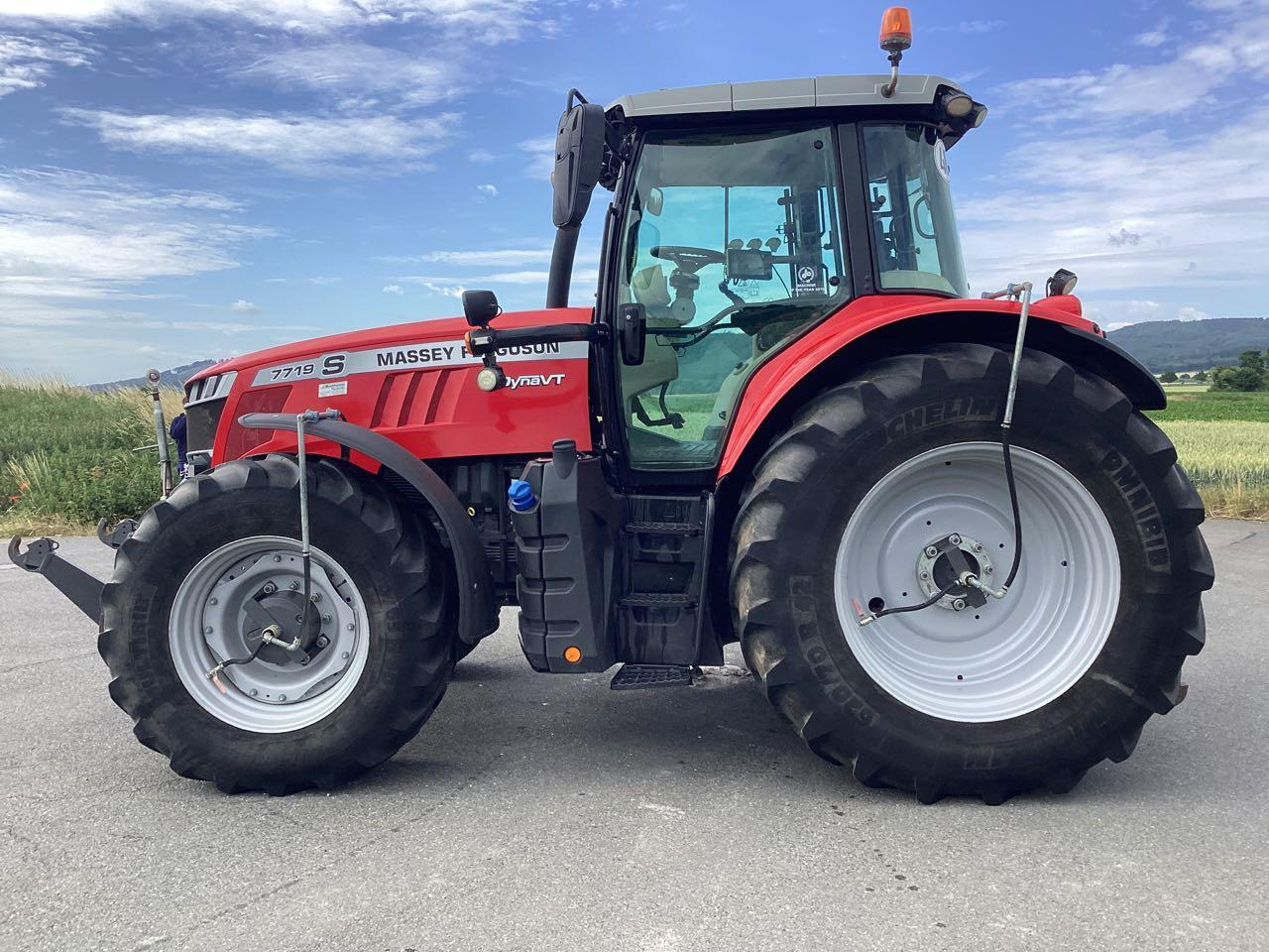 Massey Ferguson 7719 Exclusive Dyna VT - Τρακτέρ: φωτογραφία 2 Massey Ferguson 7719 Exclusive Dyna VT - Τρακτέρ: φωτογραφία 2