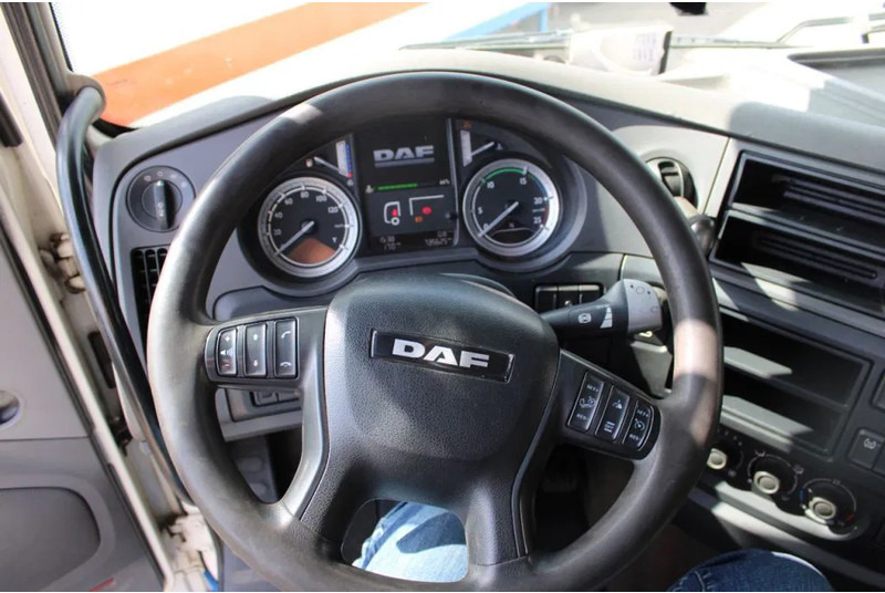 DAF XF 106.460 + Euro 6 + 6X2 + retarder + price is for complete incl combi - Φορτηγό μουσαμάς: φωτογραφία 5 DAF XF 106.460 + Euro 6 + 6X2 + retarder + price is for complete incl combi - Φορτηγό μουσαμάς: φωτογραφία 5