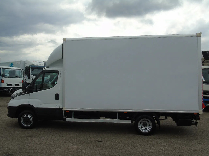 Iveco Daily 40 C18 + LIFT - Επαγγελματικό αυτοκίνητο κόφα: φωτογραφία 3 Iveco Daily 40 C18 + LIFT - Επαγγελματικό αυτοκίνητο κόφα: φωτογραφία 3