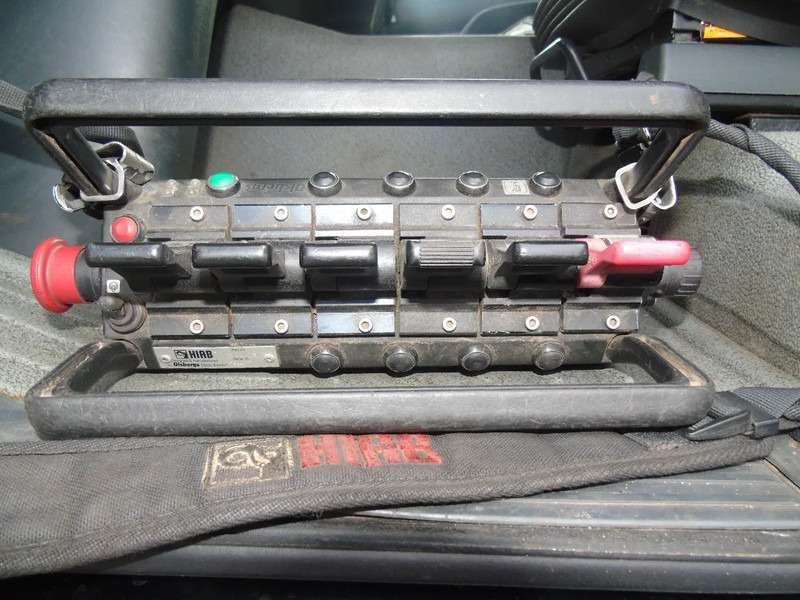 Τράκτορας MAN TGA 41.430 + HIAB 800 6x + 5x JIB WINCH + 8X4 + REMOTE: φωτογραφία 20 Τράκτορας MAN TGA 41.430 + HIAB 800 6x + 5x JIB WINCH + 8X4 + REMOTE: φωτογραφία 20