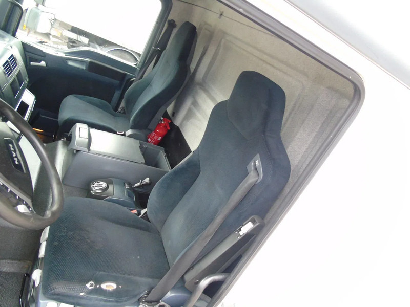 MAN TGL 12.250 + EURO 5 + LIFT - Φορτηγό κόφα: φωτογραφία 2 MAN TGL 12.250 + EURO 5 + LIFT - Φορτηγό κόφα: φωτογραφία 2