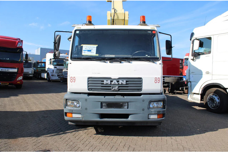 MAN TGL 17.240 + 3PERSON + MANUAL - Φορτηγό: φωτογραφία 3 MAN TGL 17.240 + 3PERSON + MANUAL - Φορτηγό: φωτογραφία 3