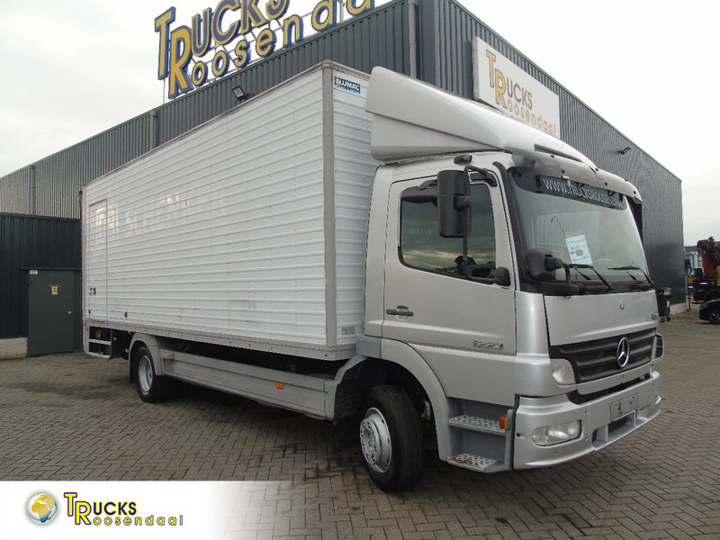 Mercedes-Benz Atego 1223 + LIFT - Φορτηγό κόφα: φωτογραφία 1 Mercedes-Benz Atego 1223 + LIFT - Φορτηγό κόφα: φωτογραφία 1