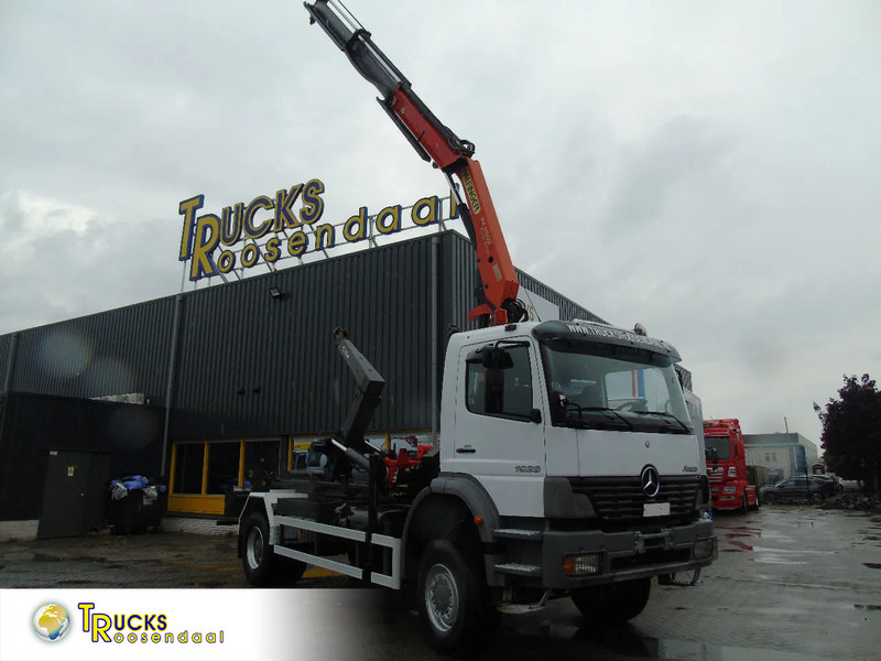 Mercedes-Benz Atego 1928 + 4x4 + PALFINGER PK11.500 + pallift + MANUAL + SPRING - Φορτηγό με γερανό: φωτογραφία 1 Mercedes-Benz Atego 1928 + 4x4 + PALFINGER PK11.500 + pallift + MANUAL + SPRING - Φορτηγό με γερανό: φωτογραφία 1