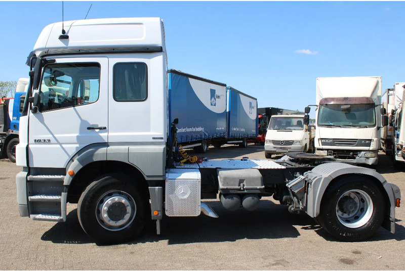 Mercedes-Benz Axor 1833 + manual + RETARDER! 122.939 km orginal! perfect condition + EURO 5 - Τράκτορας: φωτογραφία 3 Mercedes-Benz Axor 1833 + manual + RETARDER! 122.939 km orginal! perfect condition + EURO 5 - Τράκτορας: φωτογραφία 3
