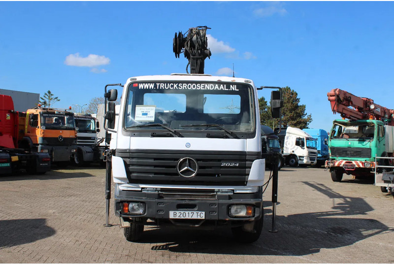 Mercedes-Benz SK 2024 + HIAB 125 + MANUAL - Φορτηγό με γερανό: φωτογραφία 2 Mercedes-Benz SK 2024 + HIAB 125 + MANUAL - Φορτηγό με γερανό: φωτογραφία 2