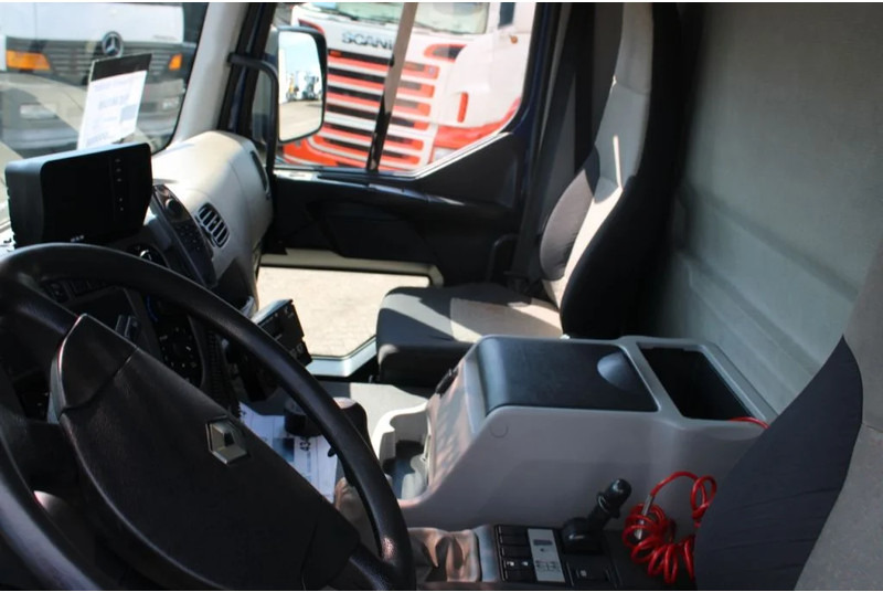 Renault Premium 280 + Euro 5 + Carrier Supra 950Mt + Dhollandia Lift - Φορτηγό ψυγείο: φωτογραφία 4 Renault Premium 280 + Euro 5 + Carrier Supra 950Mt + Dhollandia Lift - Φορτηγό ψυγείο: φωτογραφία 4