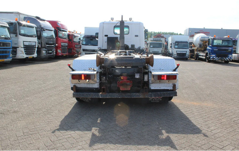 Scania P124-360 + HOOK + 6X2 + MANUAL + EURO 2 - Φορτηγό φόρτωσης γάντζου: φωτογραφία 4 Scania P124-360 + HOOK + 6X2 + MANUAL + EURO 2 - Φορτηγό φόρτωσης γάντζου: φωτογραφία 4