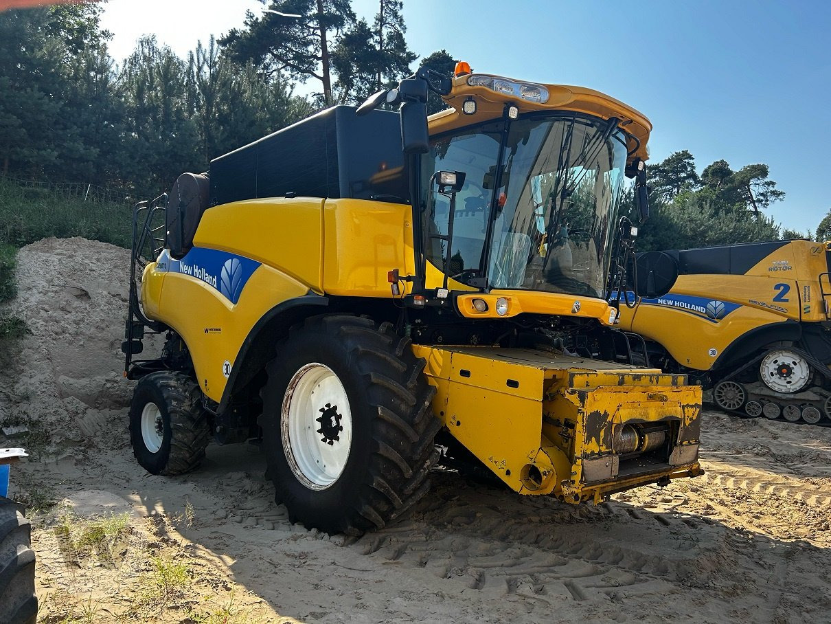 New Holland CR 9070 ELEV - Τρακτέρ: φωτογραφία 1 New Holland CR 9070 ELEV - Τρακτέρ: φωτογραφία 1
